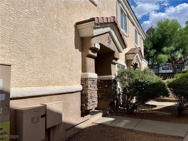 Building Photo - 1285 Large Cap Dr