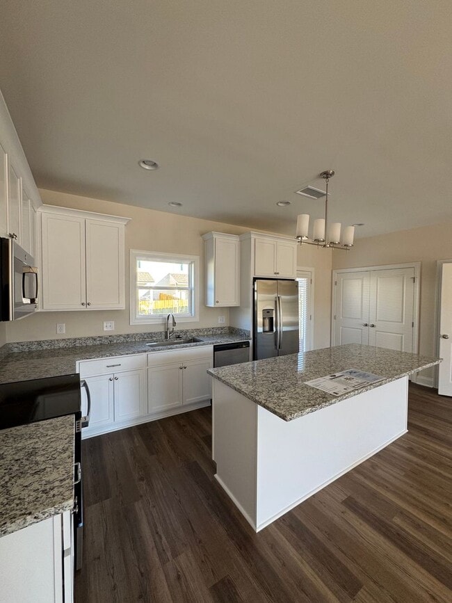 Foto del edificio - Brand New Townhome!