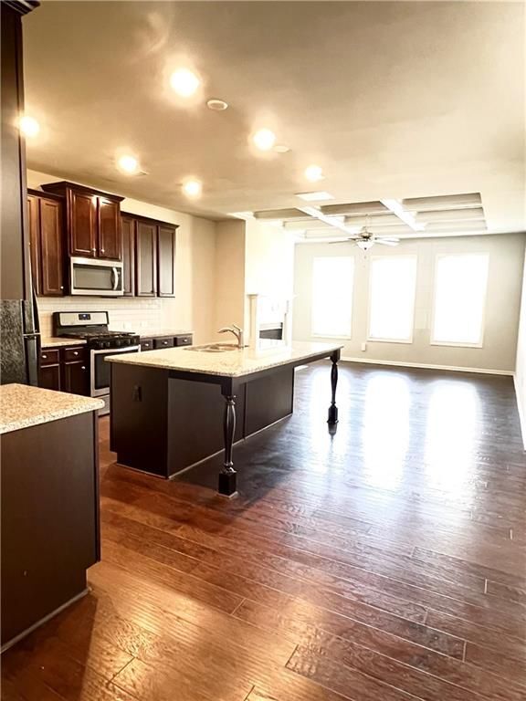 Foto del edificio - 2300 Ivy Birch Ln