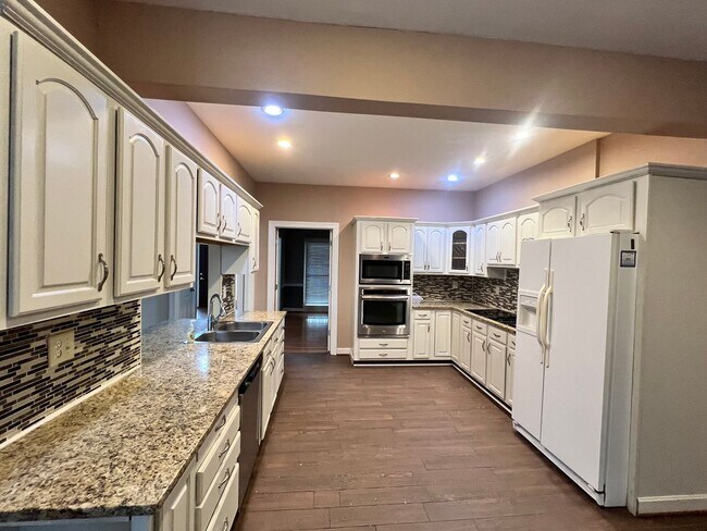 Building Photo - Prospect Area. Great location in Spring Creek