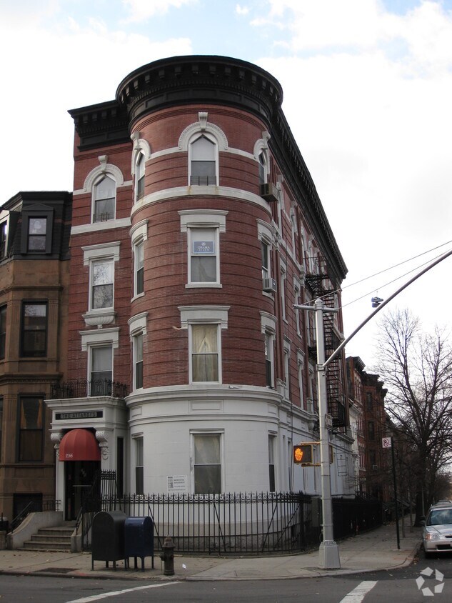 Primary Photo - 236 6th Ave