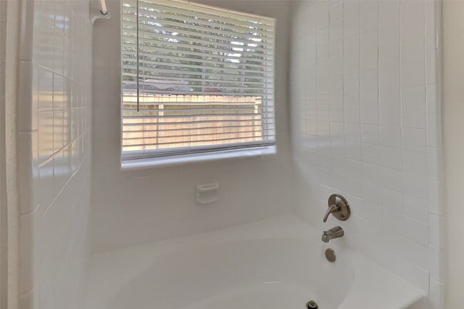 Building Photo - 2631 Sherwood Hollow Ln
