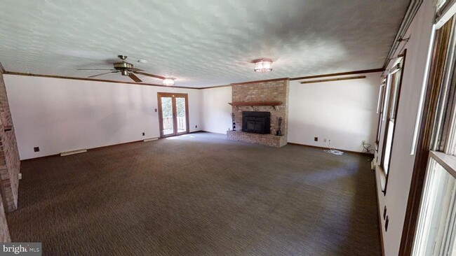 Foto del edificio - 3842 Stoneybrook Rd