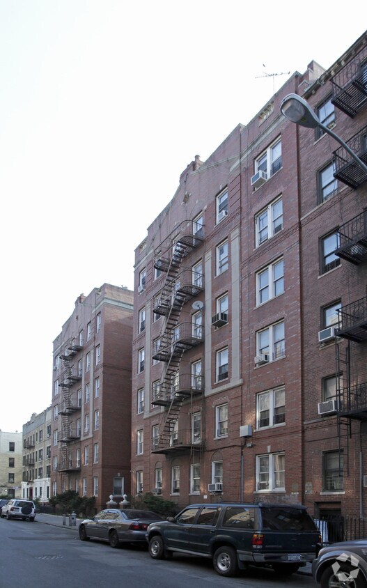 Building Photo - 111 E 21st St
