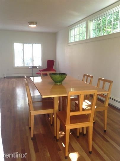 Foto principal - 387 Newton St