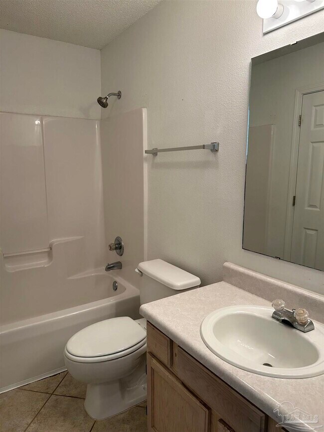 Foto del edificio - 132 Wildflower Ln