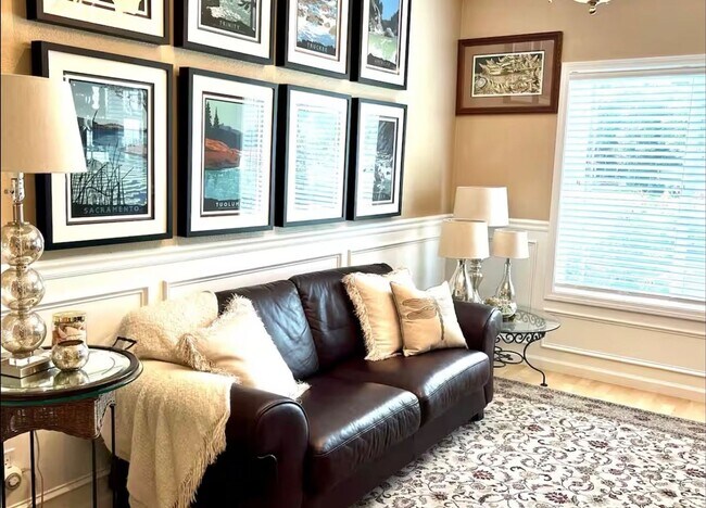Foto del edificio - 4 Bedroom Home for Rent in Chico CA | 3 Bathrooms, Fireplace, Yard & Garage