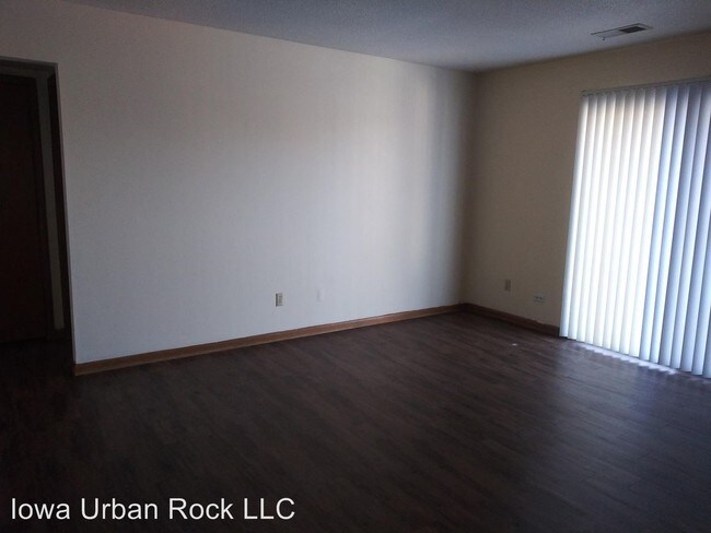 Building Photo - 2401 Rocklyn Dr