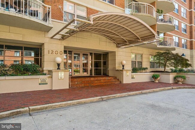 Building Photo - 1200 Braddock Pl