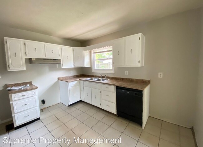 Building Photo - 3 br, 1 bath House - 3914 Thrush Drive