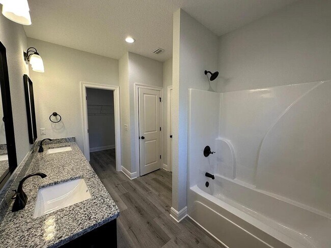 Foto del edificio - 1724 Sound Haven Ct