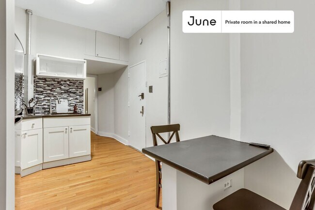 Foto del edificio - Room in Shared 2 bed/1 bath home