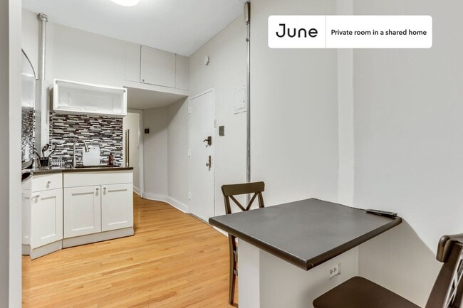 Building Photo - Room in Shared 2 bed/1 bath home