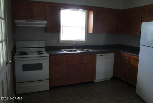 Building Photo - 210 Volaris Ln
