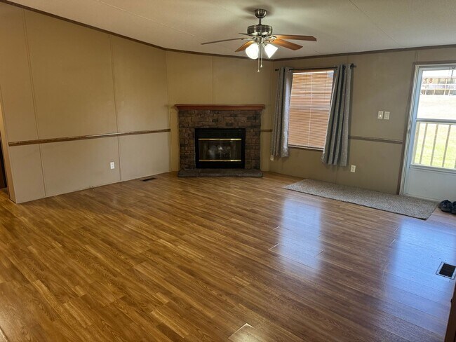 Foto del edificio - 3 Bedroom 2 Bathroom Mobile Home located in Rogersville, TN