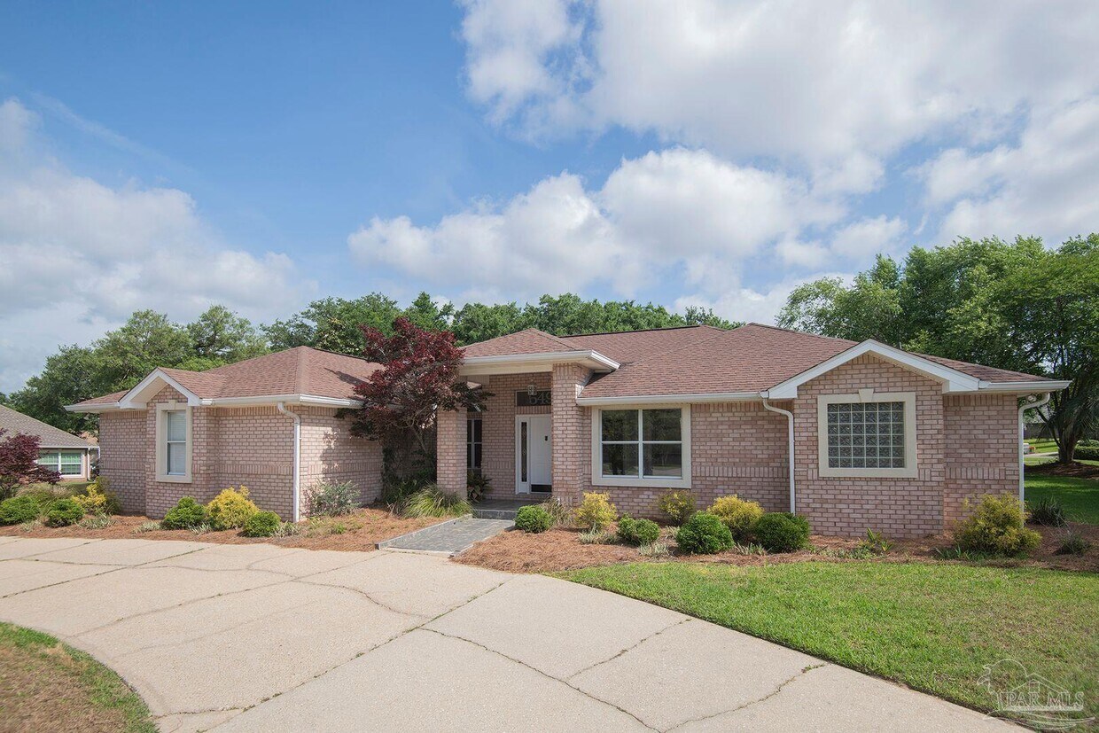 Foto principal - 5490 Oakmont Dr