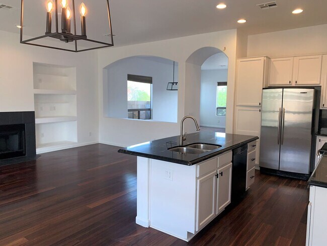 Building Photo - BEAUTIFUL Scottsdale home