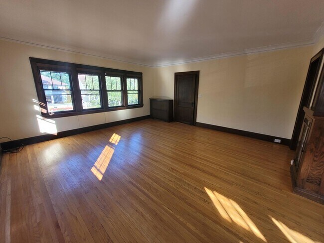 Building Photo - 4529-4531 Aldrich Ave S