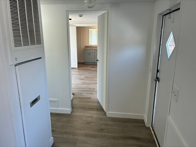 Building Photo - Newly remodeled home is located in Unionville NC.