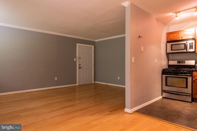 Building Photo - 3107 Naylor Rd SE
