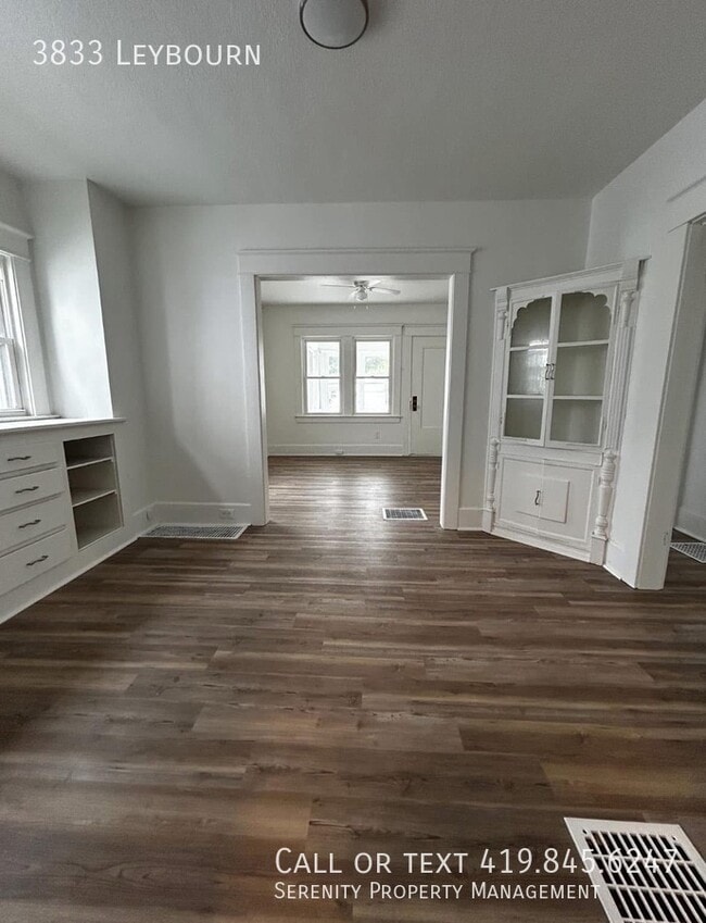 Building Photo - 3833 Leybourn-