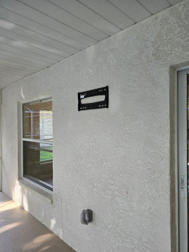 Building Photo - Welcome Home!