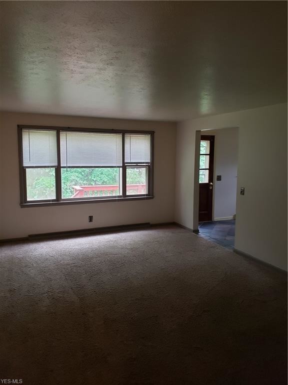 Building Photo - 403 Oak Manor St NE