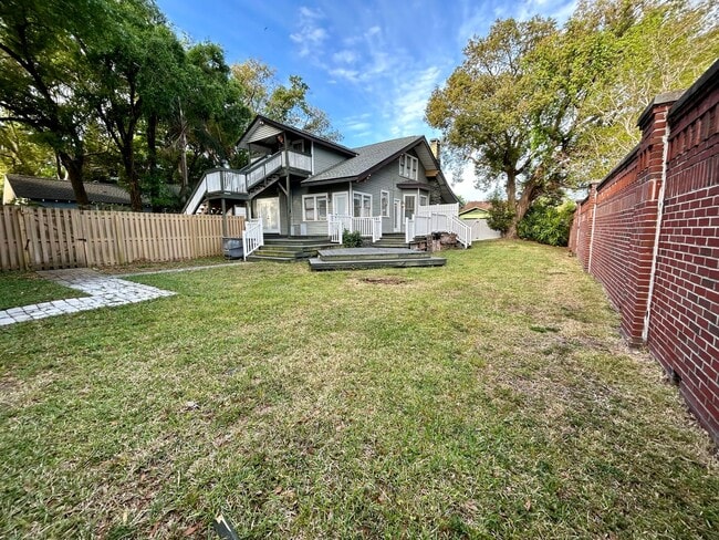 Building Photo - 5309 N Seminole Ave
