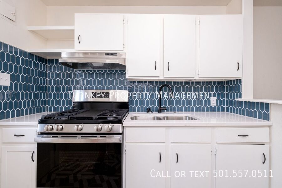 Primary Photo - 615 Sherman St