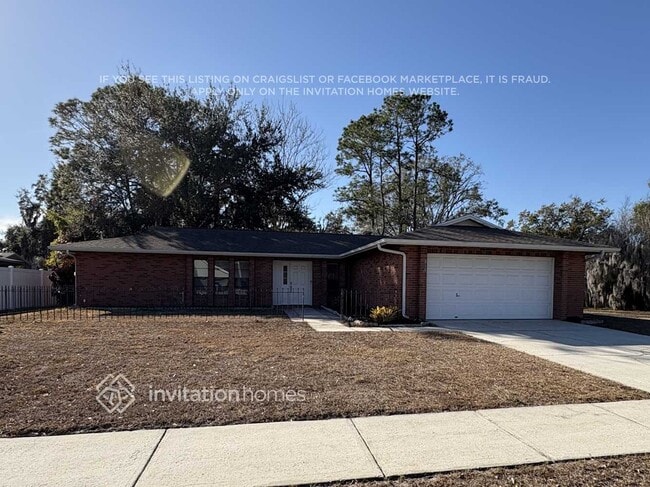 Building Photo - 810 Sandalwood Dr