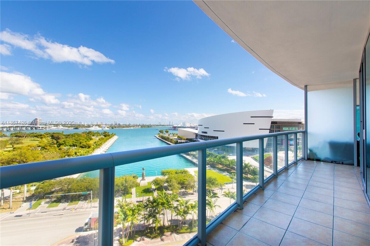 Foto principal - 888 Biscayne Blvd