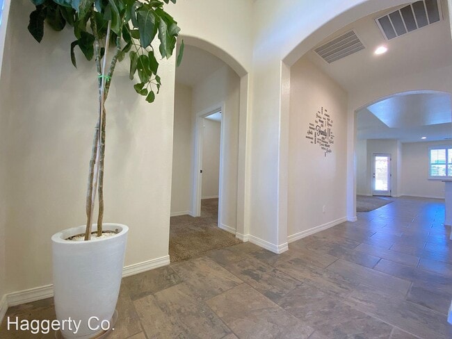 Building Photo - 3 br, 2 bath House - 12776 Runway