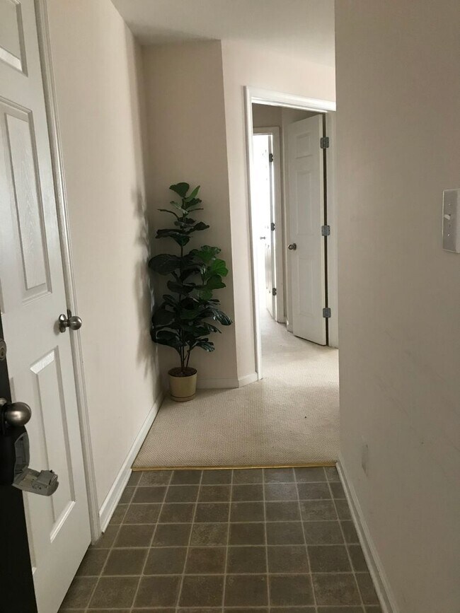 Foto del edificio - 260 Riverbend Drive 2 Bedroom 2 Bath Condo...
