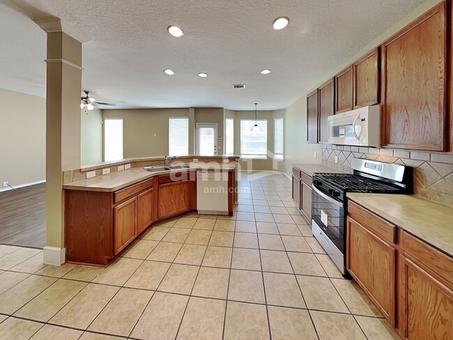 Building Photo - 2914 Acacia Fair Ln