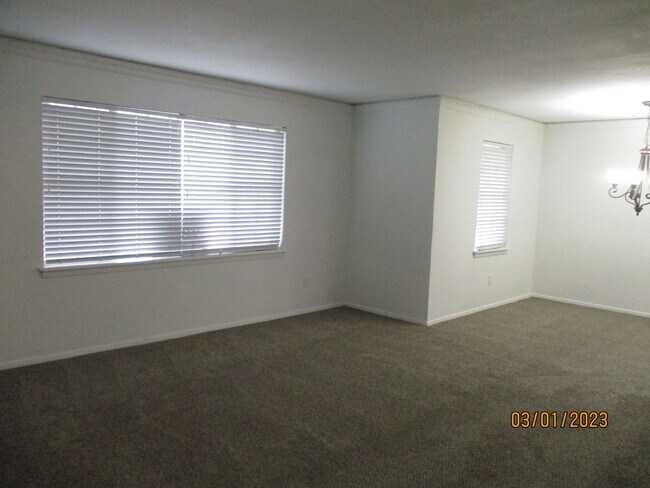 Foto del edificio - 212 Hallbrook Dr