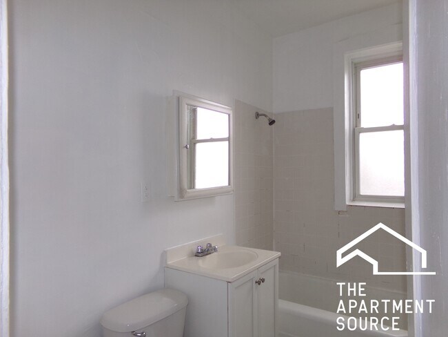 Foto del edificio - 6572 N Lakewood Ave