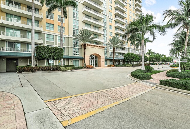 Building Photo - 625 Casa Loma Blvd