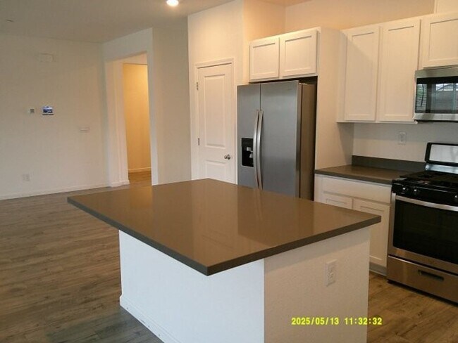 Foto del edificio - 670 Wisteria Ln