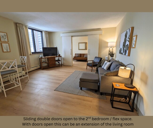 Foto del edificio - 6500 Woodlake Dr