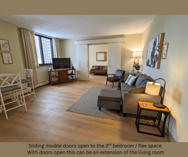 Building Photo - 6500 Woodlake Dr