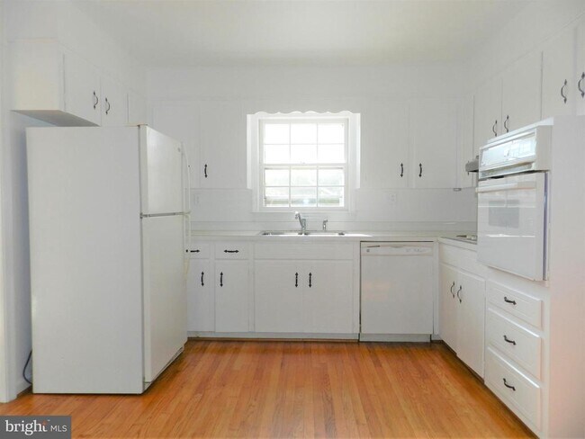 Building Photo - 108 Wilderness Ln