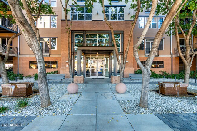 Foto del edificio - 1326 N Central Ave