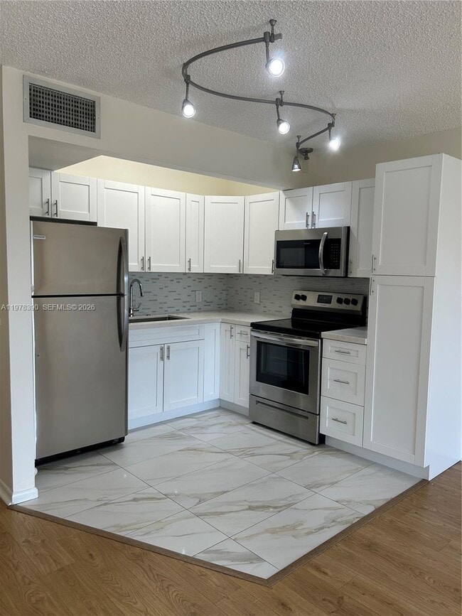 Foto del edificio - 1400 SW 124th Terrace