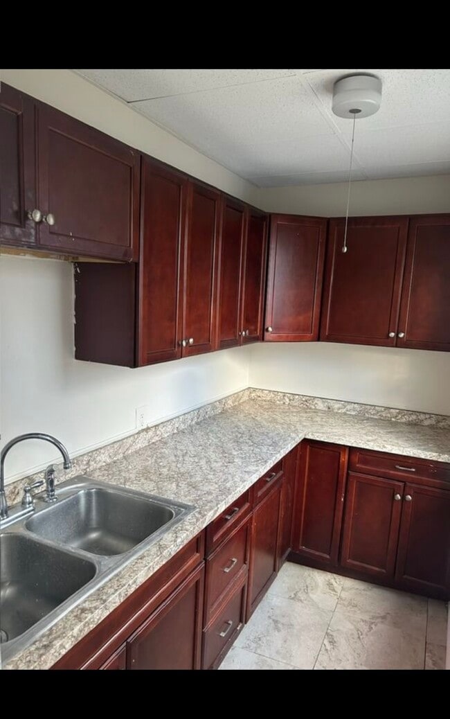 Foto del edificio - 37 Maple St