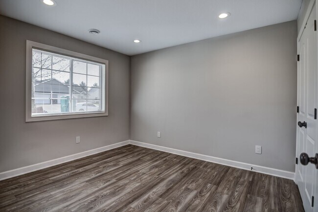 Foto del edificio - 3 Bedroom Town Home
