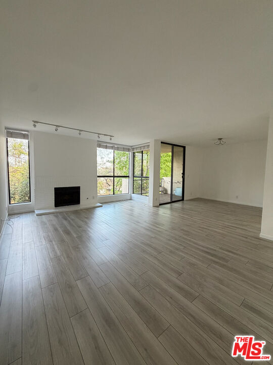 Foto del edificio - 1825 Midvale Ave