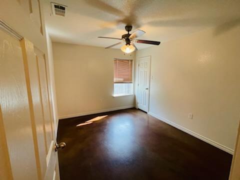 Foto del edificio - 102 1/2 Surrey Ln 300 B