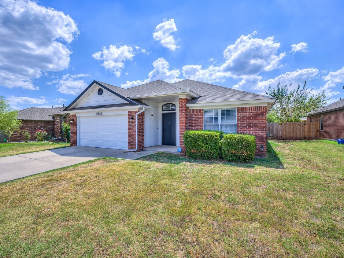 Newly remodeled home in Yukon! - Newly remodeled home in Yukon!