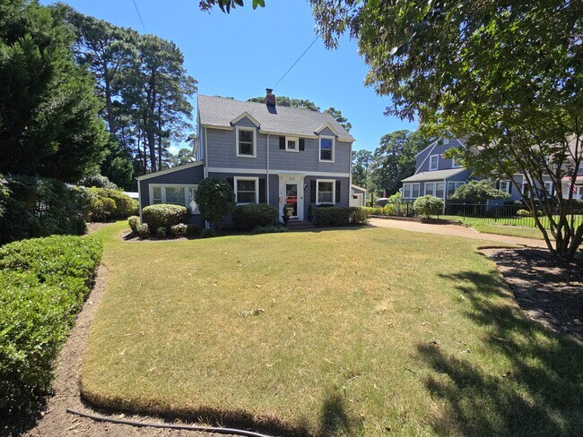 Foto del edificio - 229 S Blake Rd