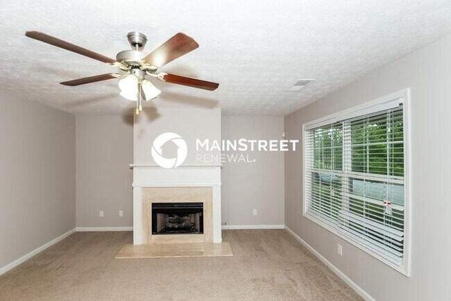 Foto del edificio - 3 Bedroom Pet-Friendly Home in Covington, GA with Main Street Renewal